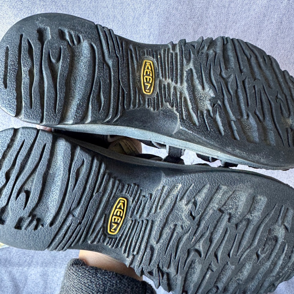 Keen Whisper Sandals Women 8.5 Black Magnet Waterproof Hiking Water Shoe 1003709 - Picture 10 of 12